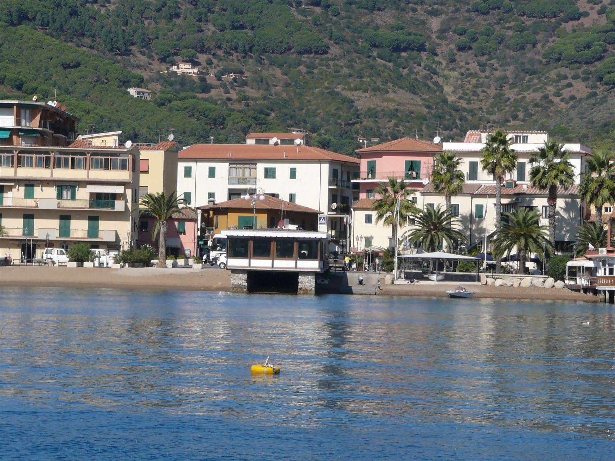 Affittacamere Vista Mare Porto Azzurro Exterior foto