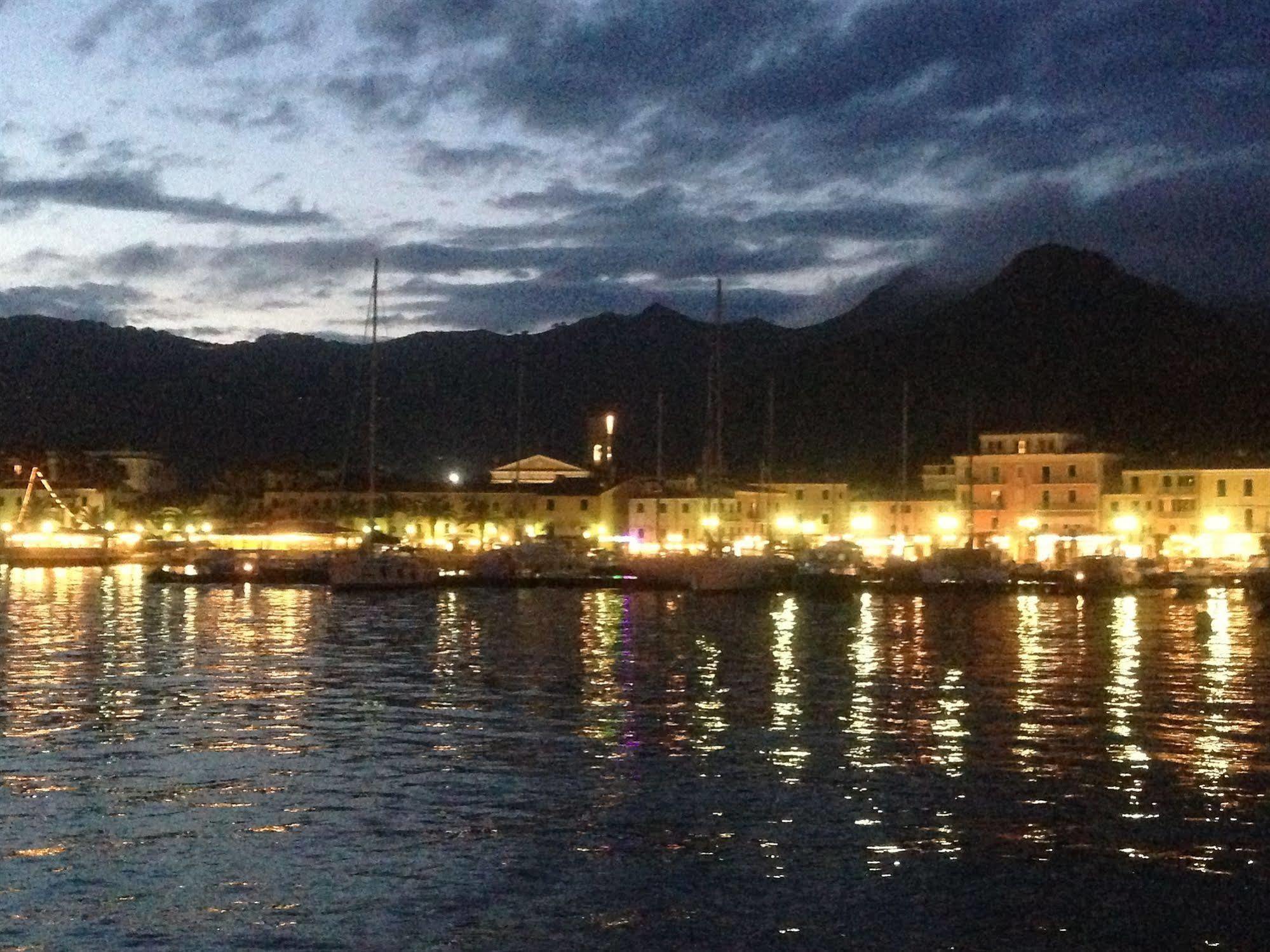 Affittacamere Vista Mare Porto Azzurro Exterior foto