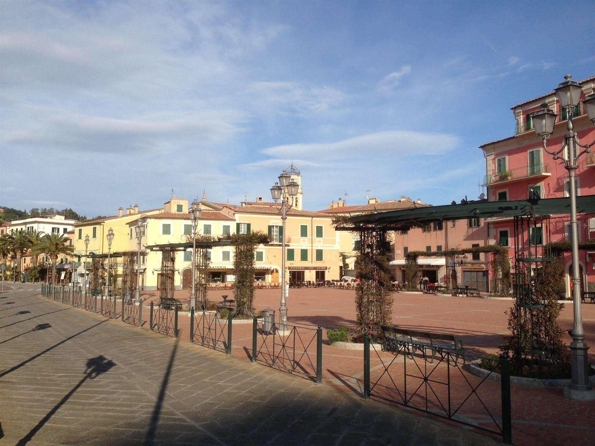 Affittacamere Vista Mare Porto Azzurro Exterior foto